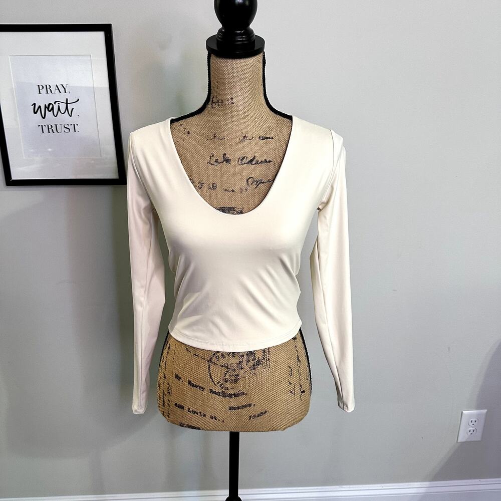 Forever 21 Women Size S Cream Top